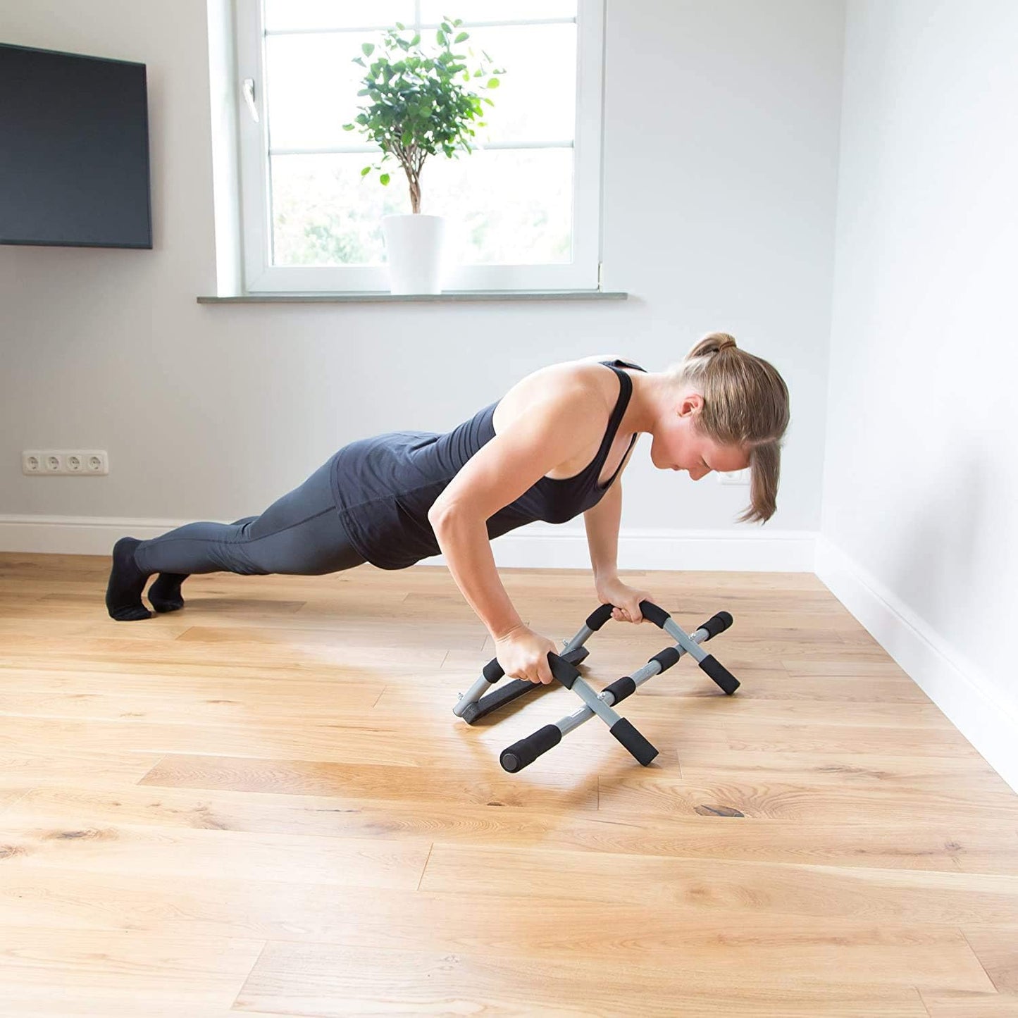 Barra de dominadas o flexiones, empuñaduras acolchadas para un agarre seguro al realizar cualquier ejercicio, estructura robusta y resistente, fortalece la musculatura, barra dominadas, barra flexiones